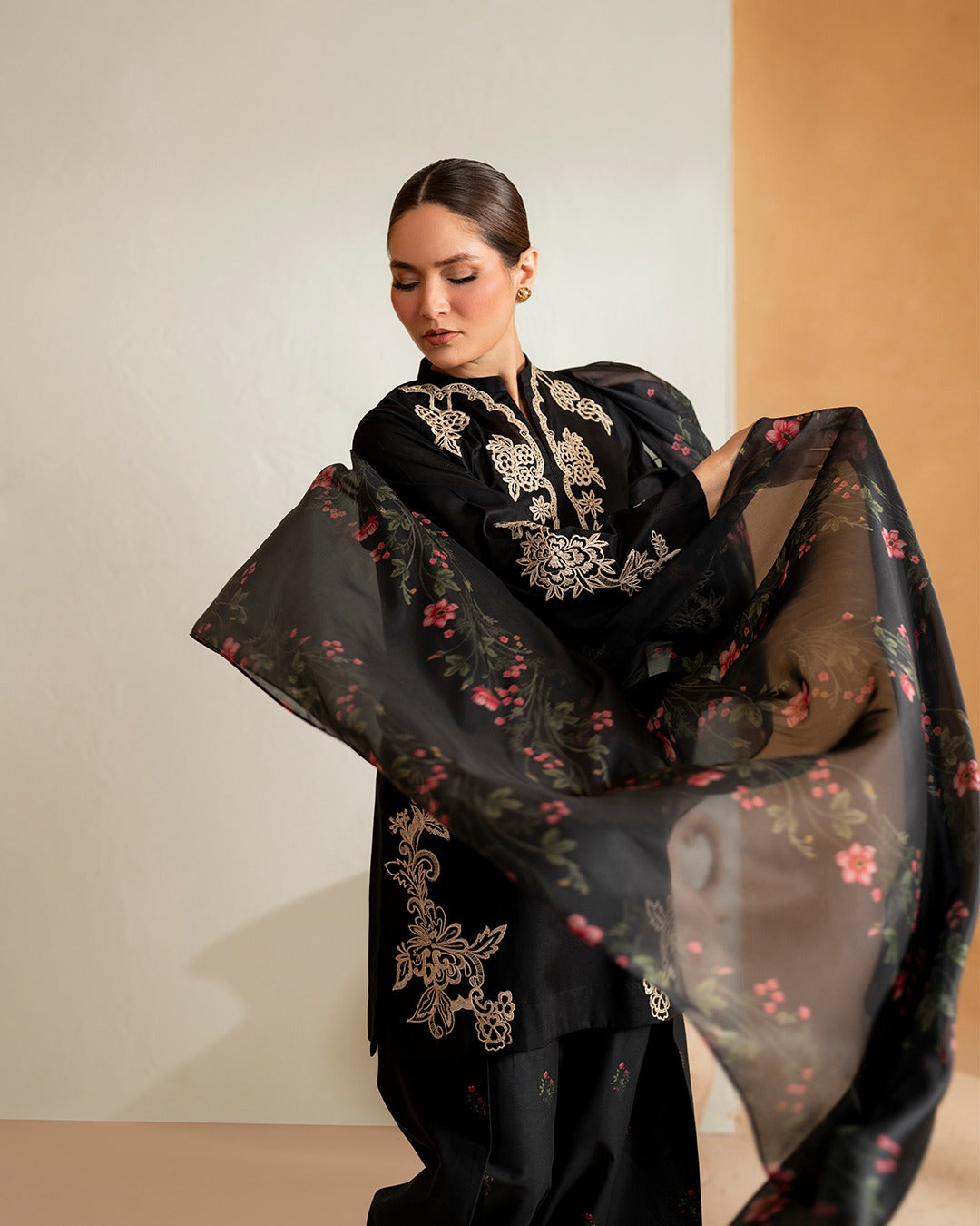 HUSN E RAAT 3PCS