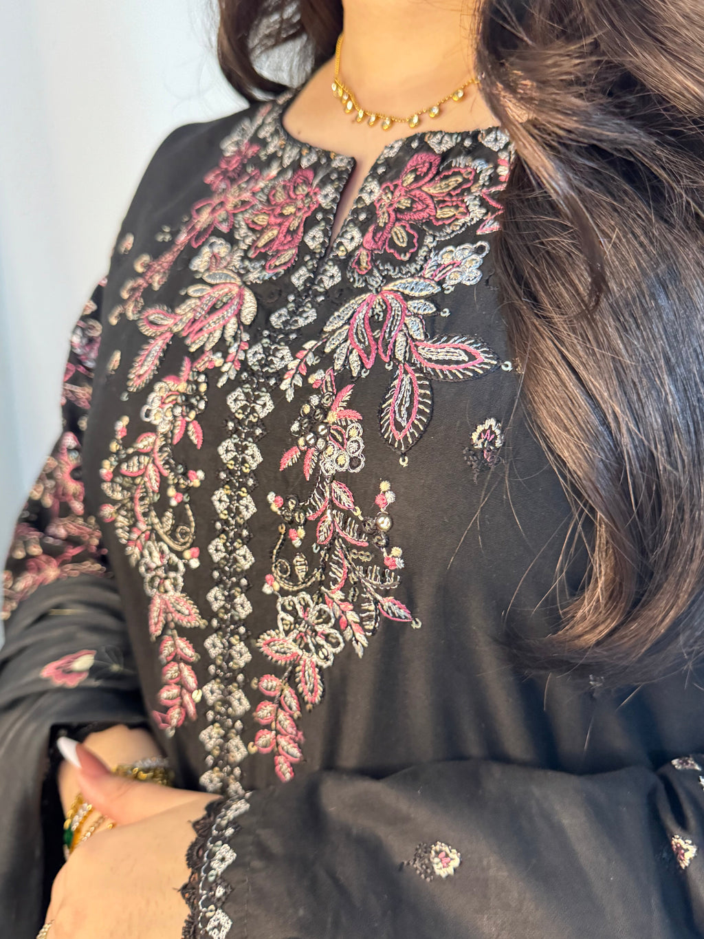 ZARNISH BLACK EMB