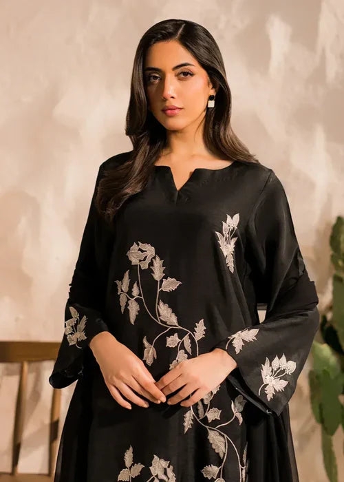 BLACK PETALS 03 -VIRRORA