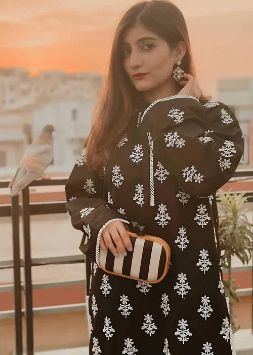 Black Chic-VIRRORA